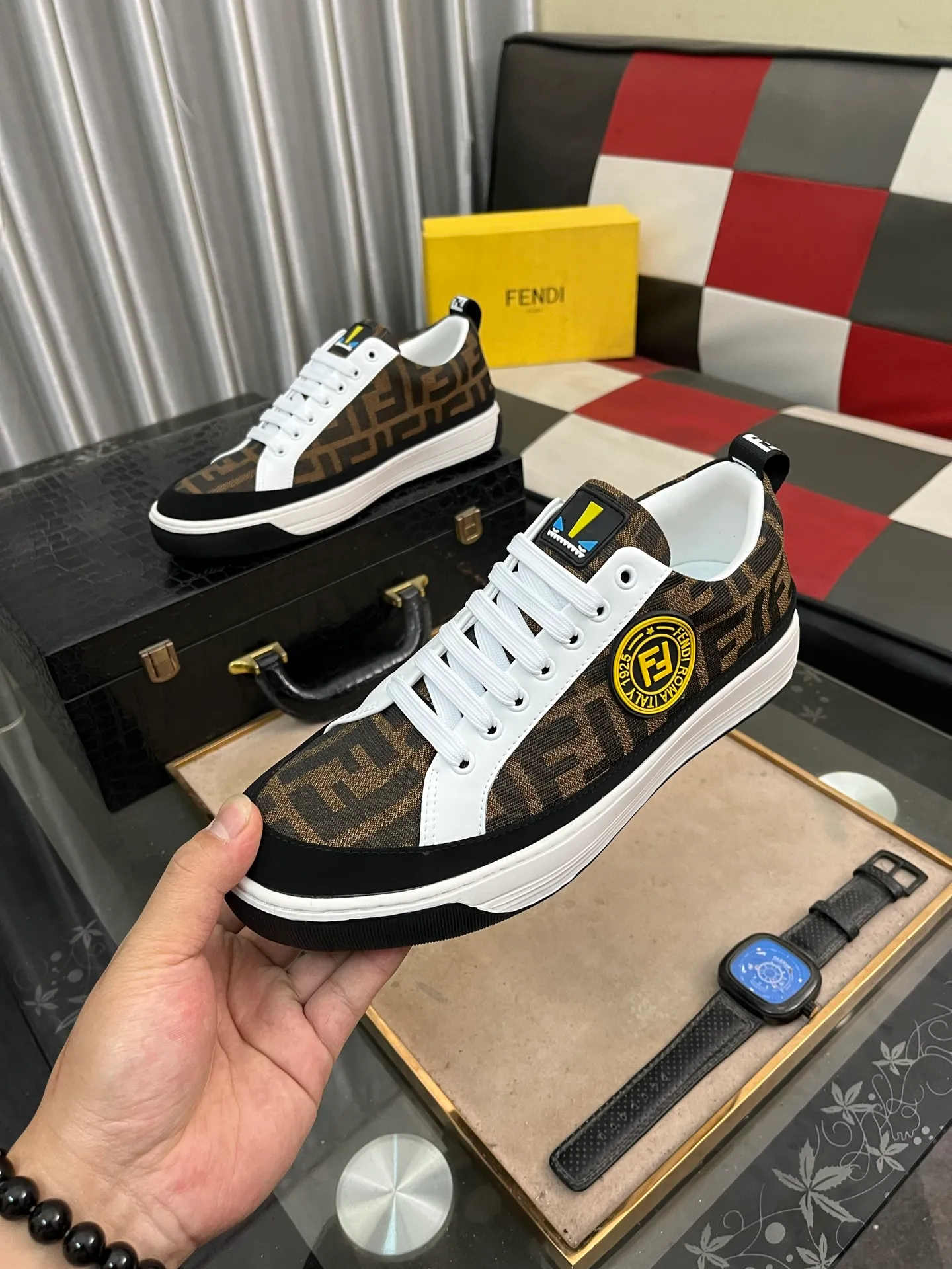 Men's Men's Shoes💰420⌚️⌚️[Fendi] Fendi's latest casual shoes for men! Available at counters simultaneously! Made entirely of imported top-grain calfskin, the interior is made of top-grain water-dyed cowhide, and the original factory-supplied rubber outsole. Leading new fashion concepts. Matching code: 38-442️⃣Colors available